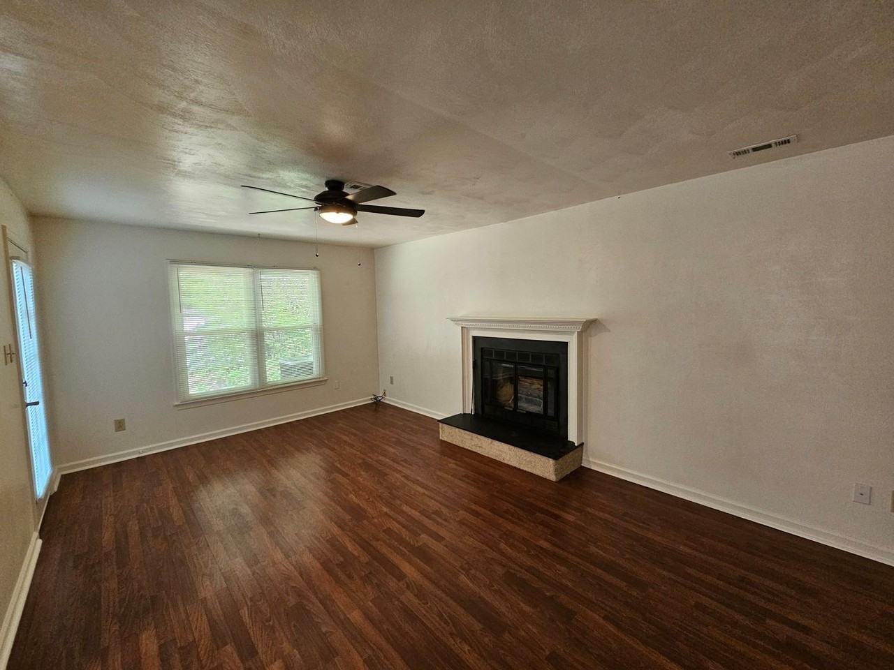 5416 Sweetwater Ct - Photo 3 of 17