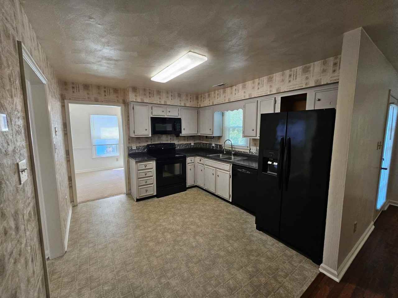 5416 Sweetwater Ct - Photo 4 of 17