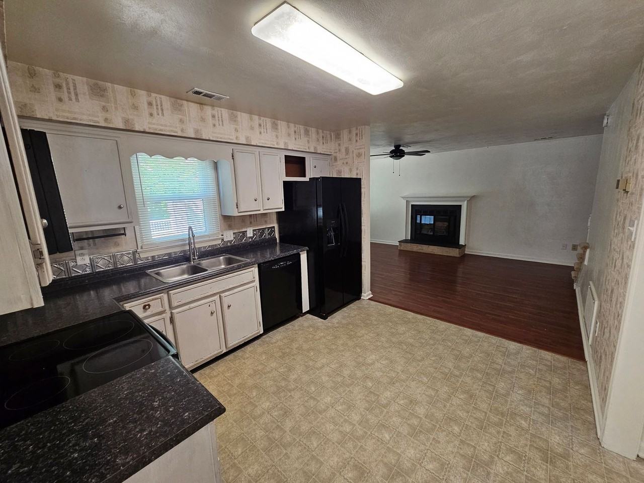 5416 Sweetwater Ct - Photo 5 of 17
