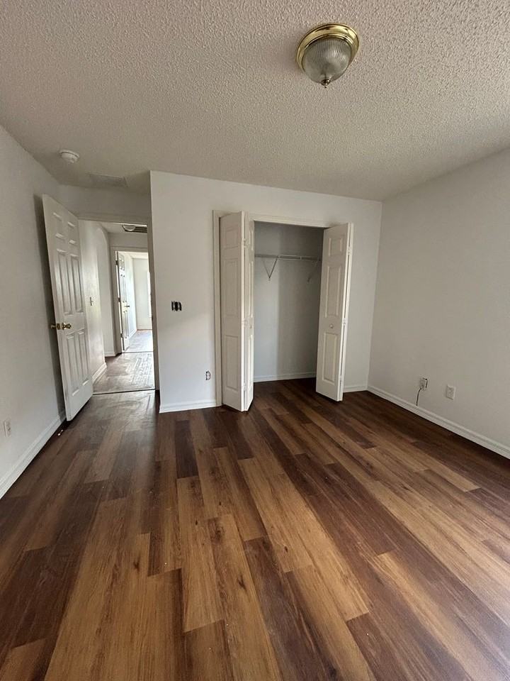 136 Grantham Dr - Photo 5 of 25