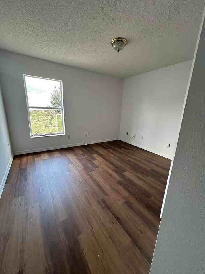 136 Grantham Dr - Photo 6 of 27