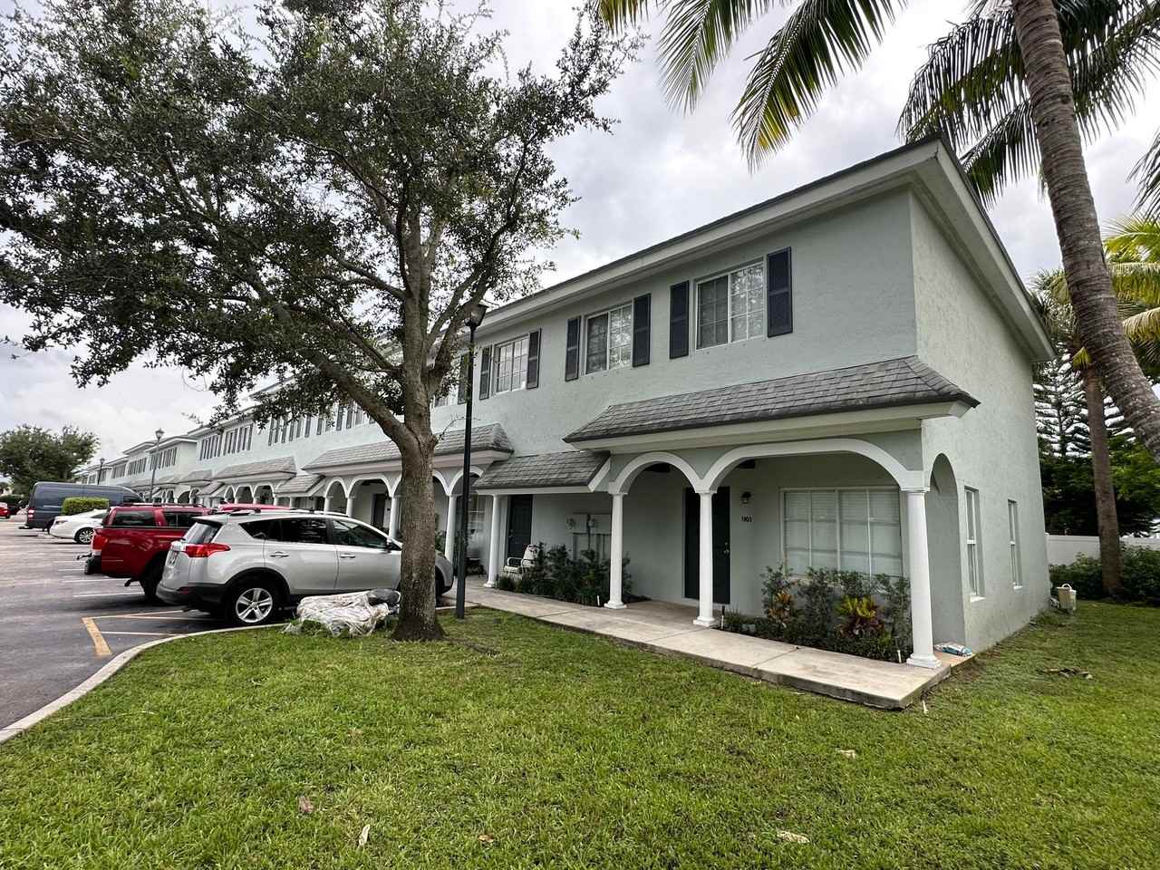 Colonial Palms - Photo 5 of 5