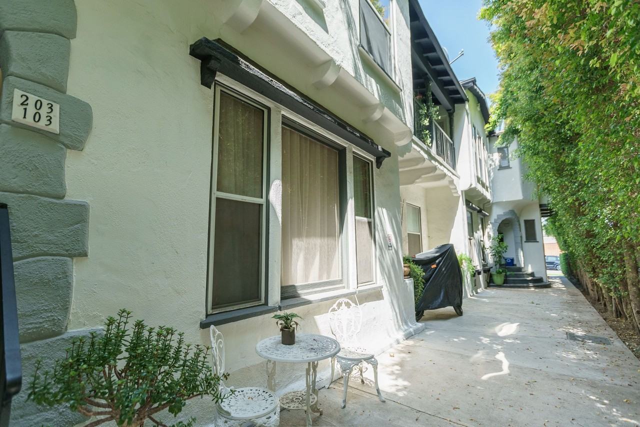 147 North Hamilton Drive - Photo 4 of 6
