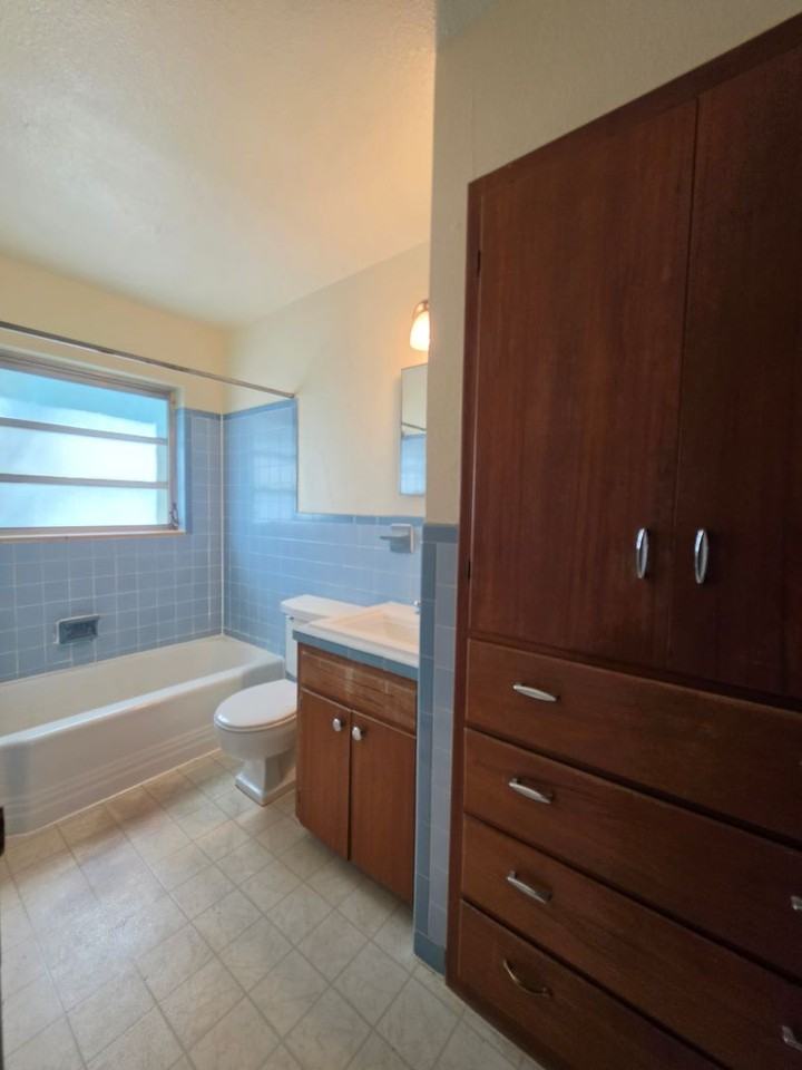 702 Emery - Photo 7 of 29