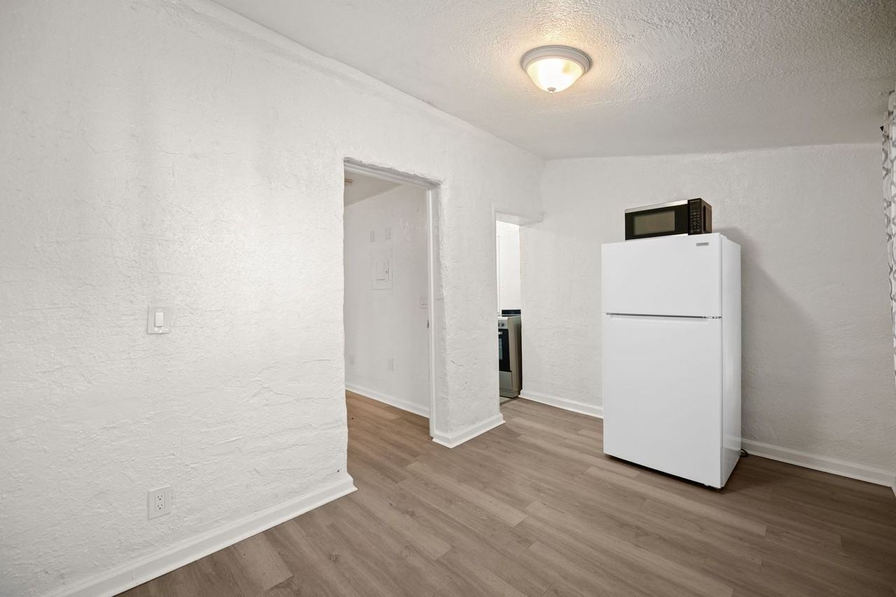 7772 Nw 9th Ave - Photo 5 of 21
