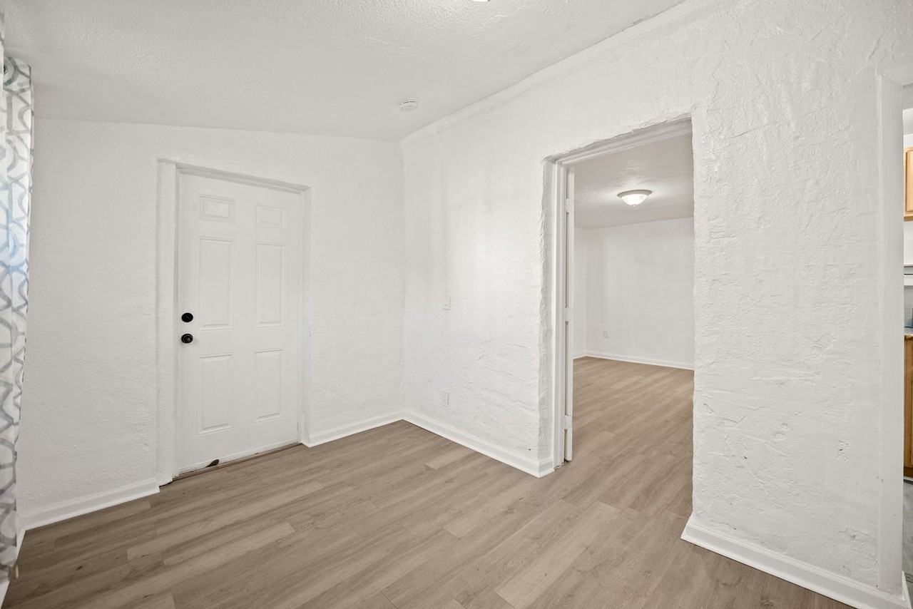 7772 Nw 9th Ave - Photo 6 of 21