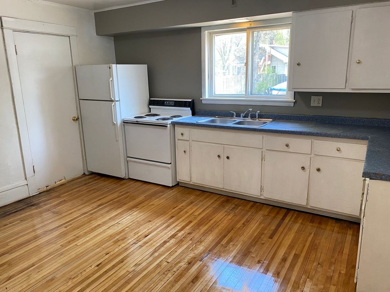 1339 Grand Avenue - Photo 2 of 39