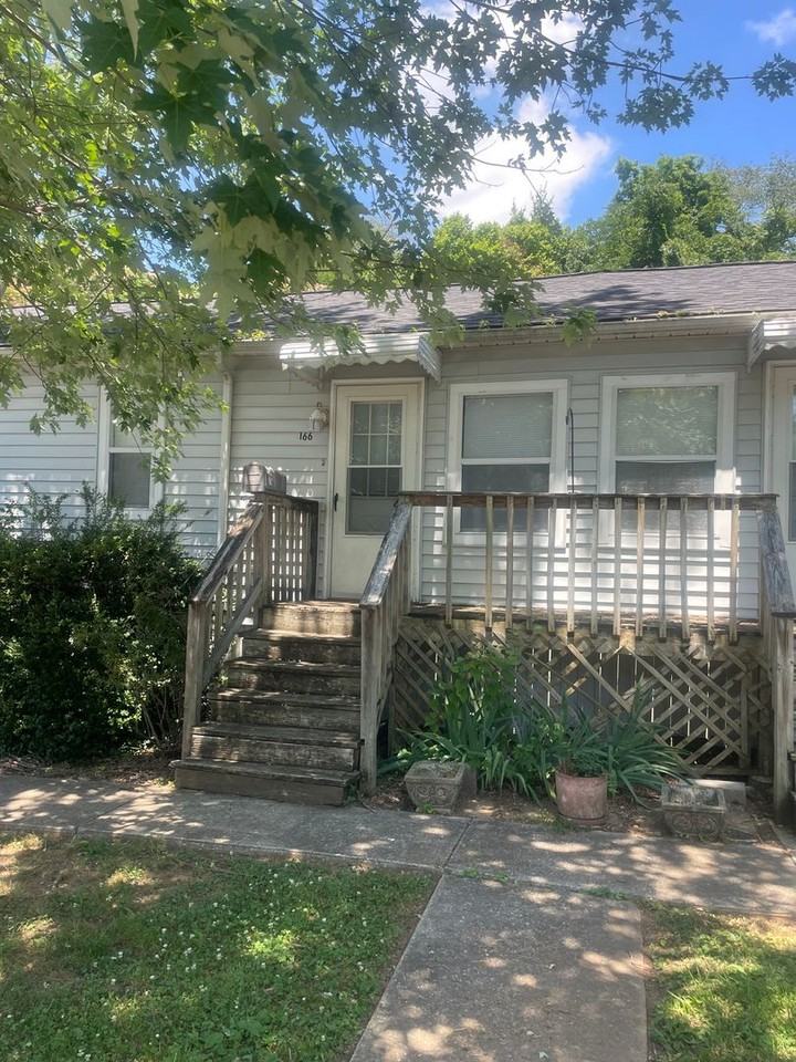 166 Latimer Rd - Photo 2 of 11