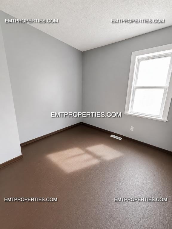1220 W Erie Ave - Photo 4 of 8