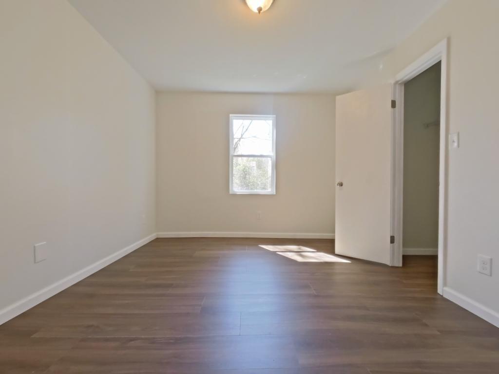 427 S Main St - Photo 6 of 9