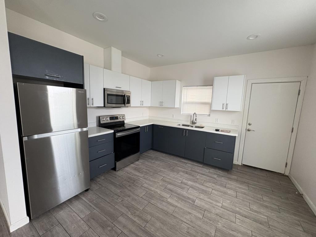 2607 E Hackberry Ave - Photo 2 of 8