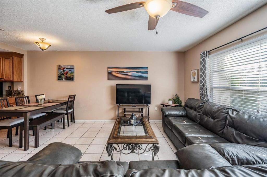 14631 Lake Forest Dr - Photo 2 of 25
