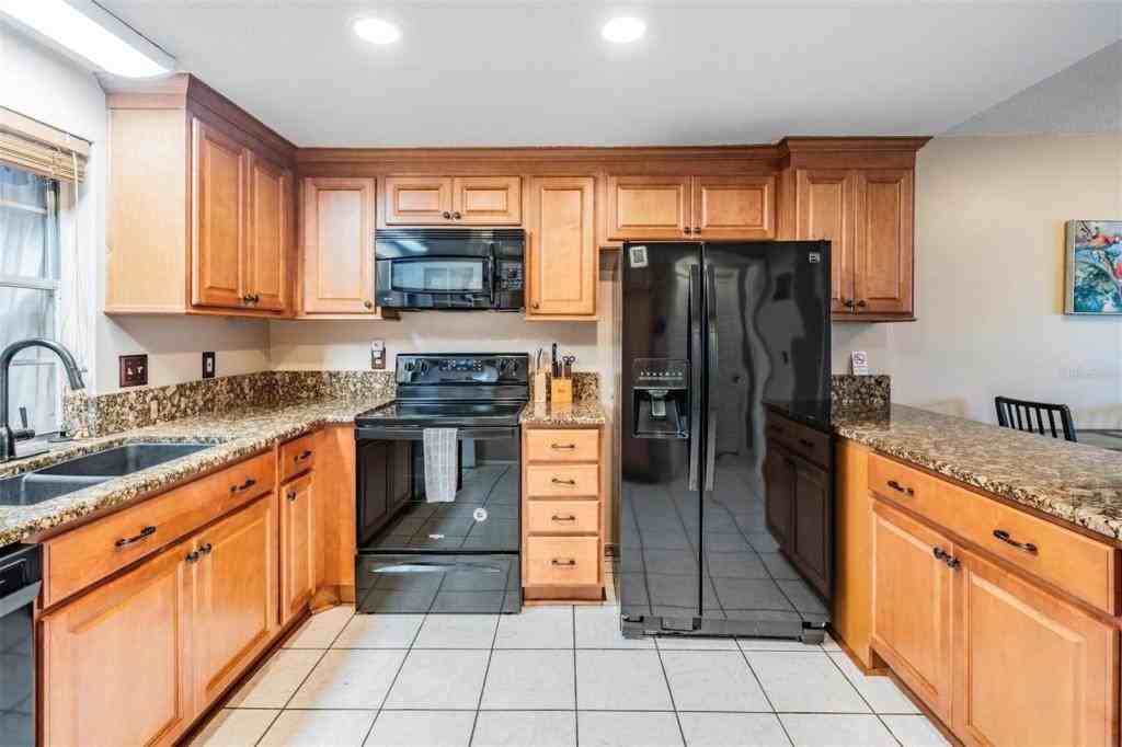 14631 Lake Forest Dr - Photo 6 of 25