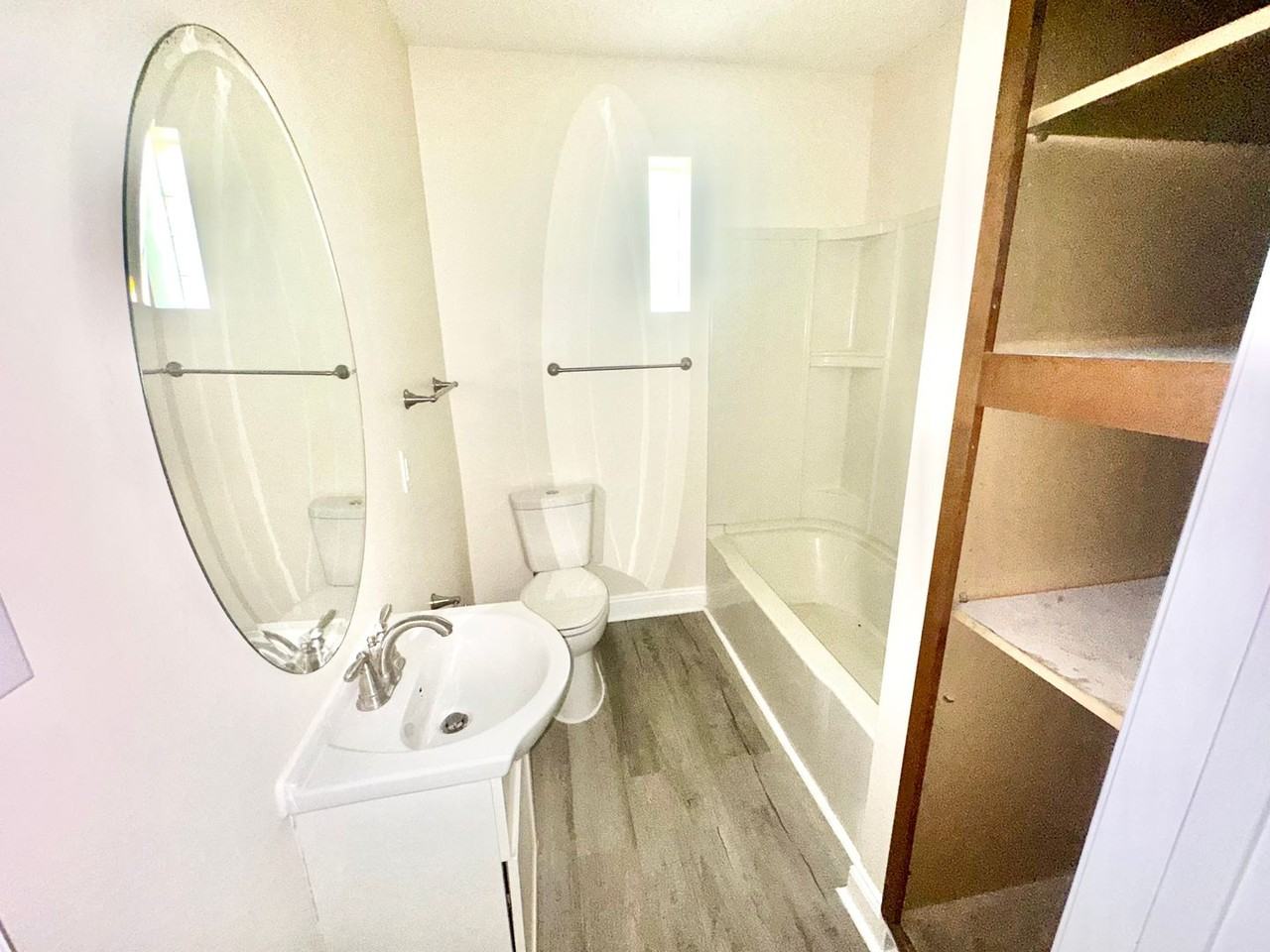 565 Harrison St - Photo 2 of 10