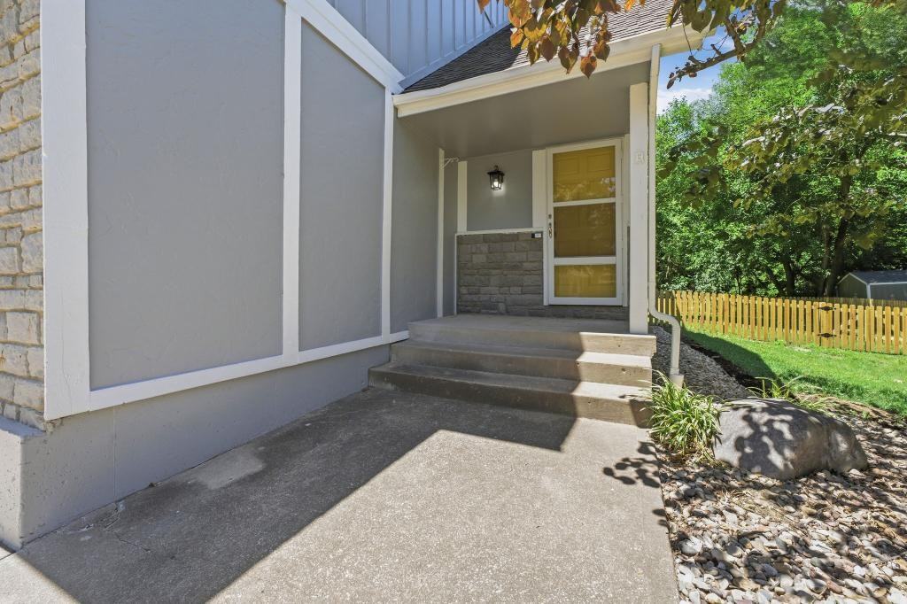 11804 Oakmont St - Photo 4 of 36