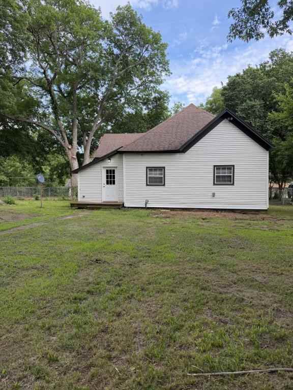 229 S 5th St - Photo 2 of 6