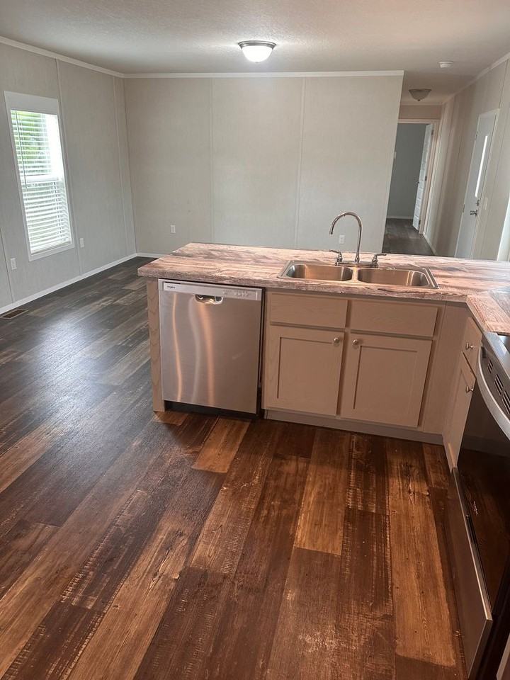 443 W Dogwood Ave - Photo 3 of 13
