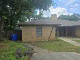 716 Woodland Ct - Photo 1 of 1