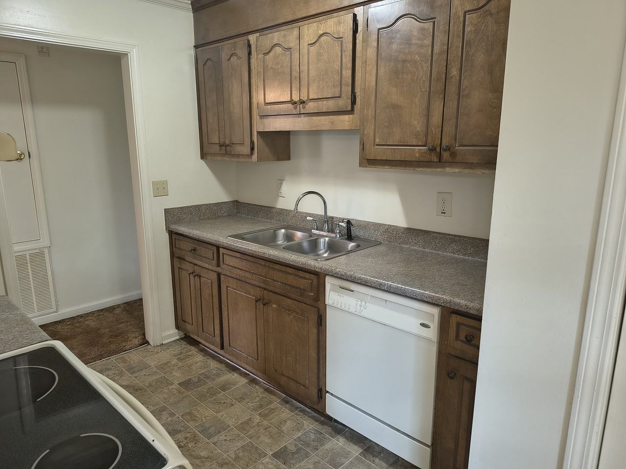 1852 Engle Rd - Photo 5 of 13