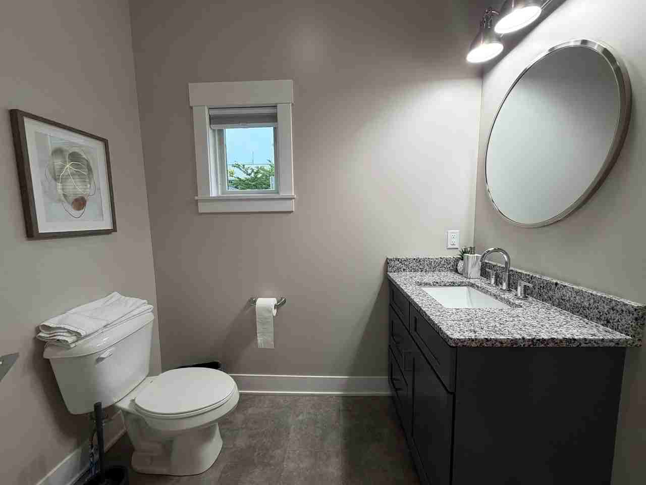 406 E 6th St - Photo 2 of 29