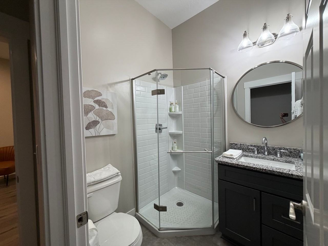406 E 6th St - Photo 6 of 29