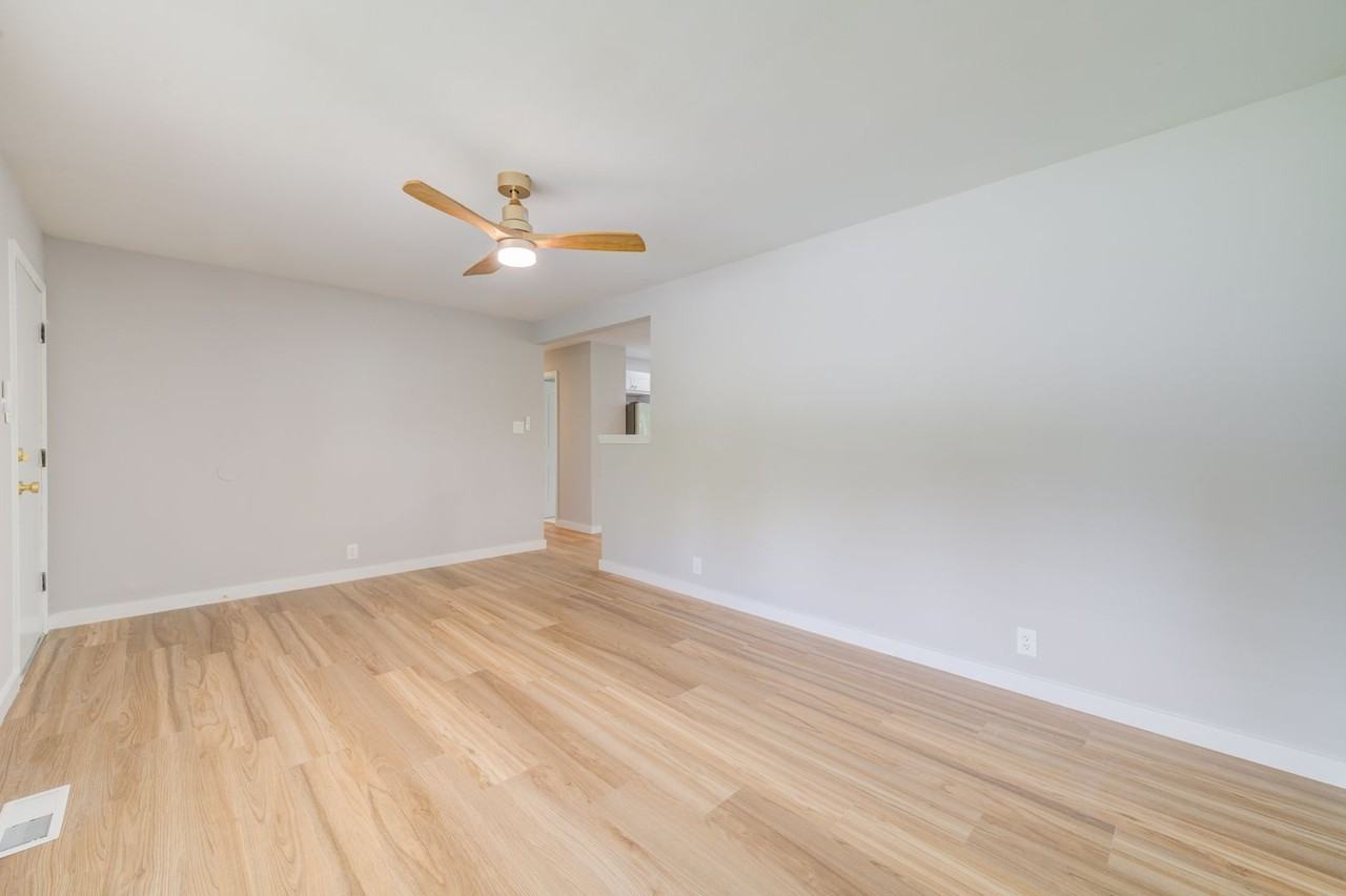 2303 Ida Dr - Photo 4 of 29