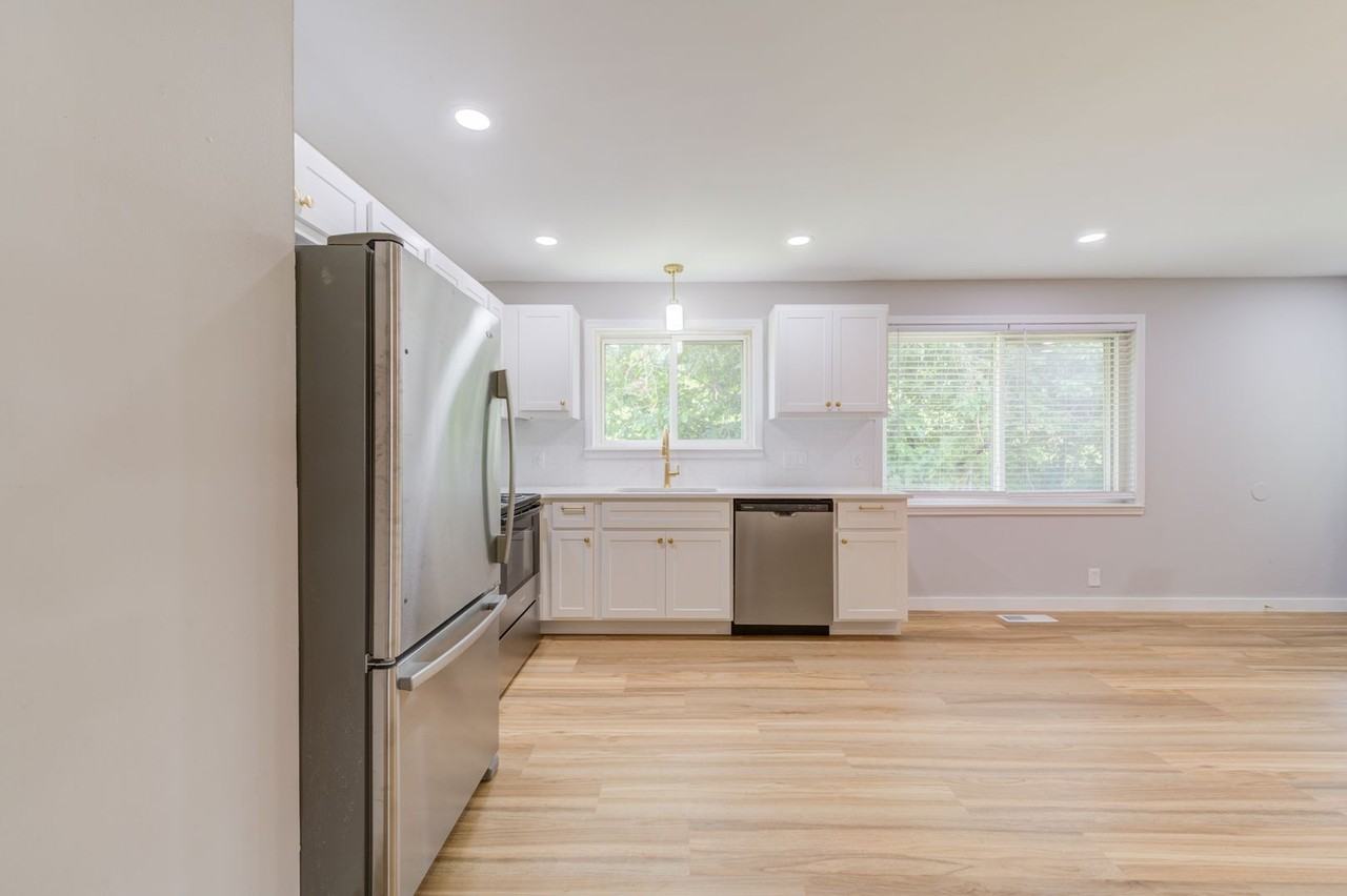 2303 Ida Dr - Photo 5 of 29