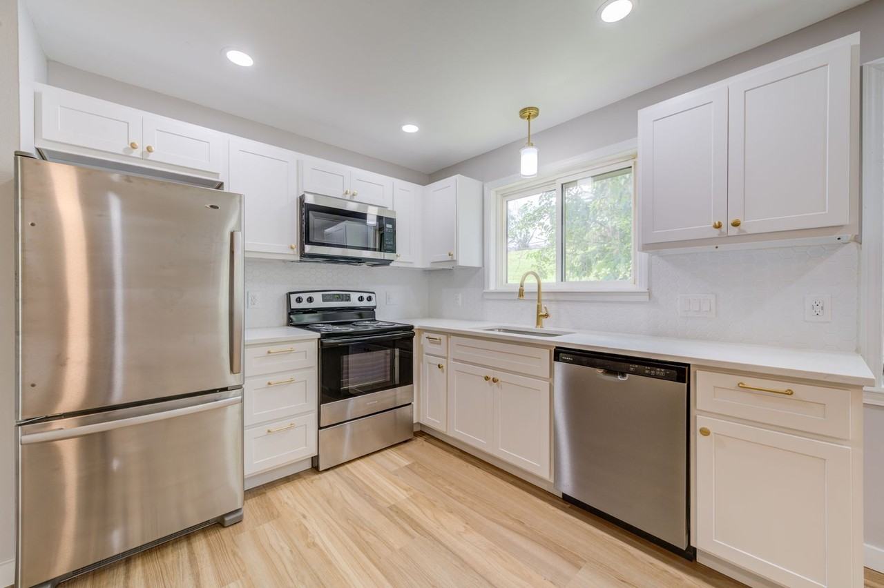 2303 Ida Dr - Photo 7 of 29