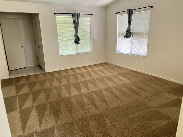120 Philip Drive - Photo 2 of 15