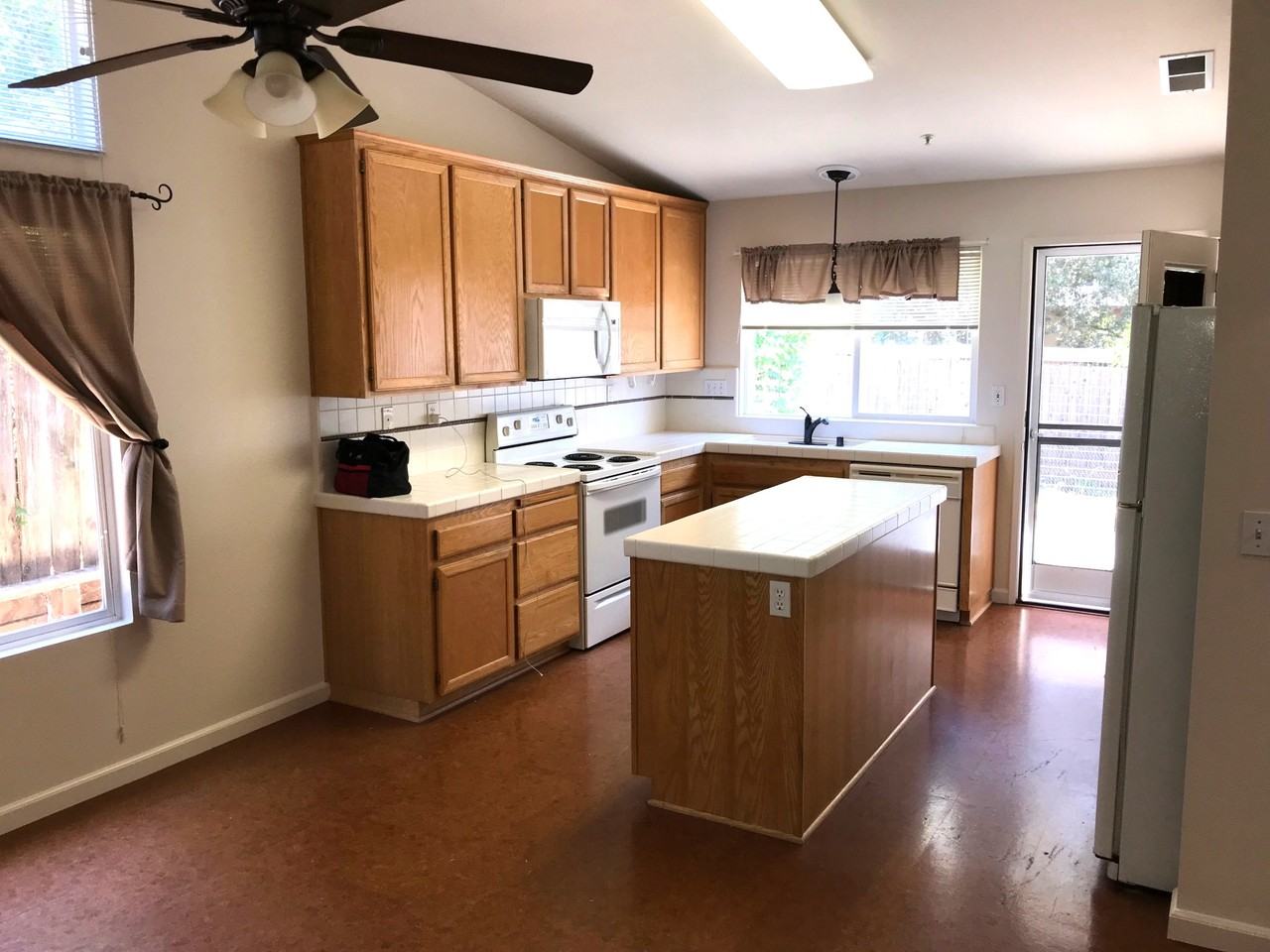 120 Philip Drive - Photo 5 of 15