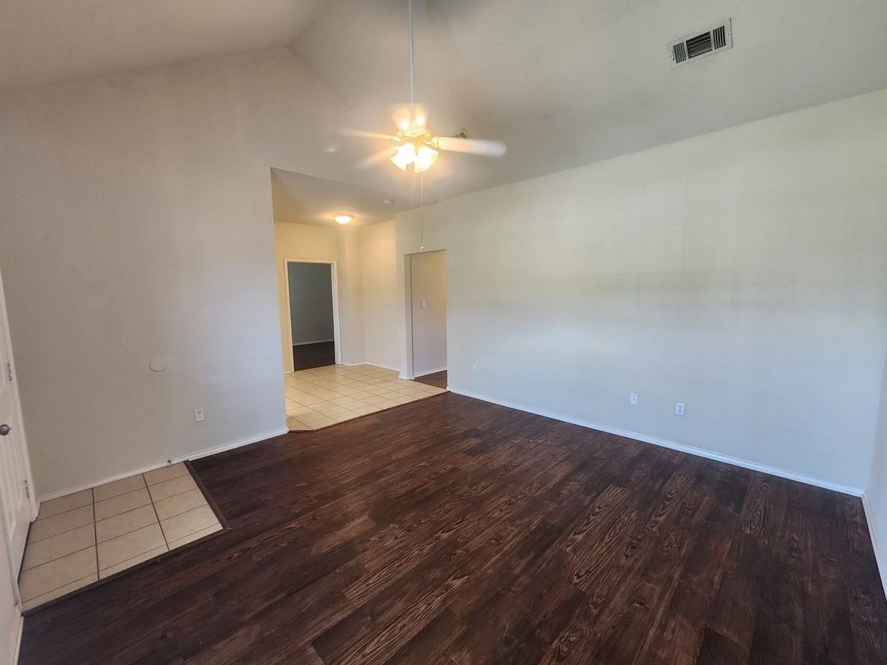 106 106 Collett Court - 106 Collett Ct - Photo 3 of 24