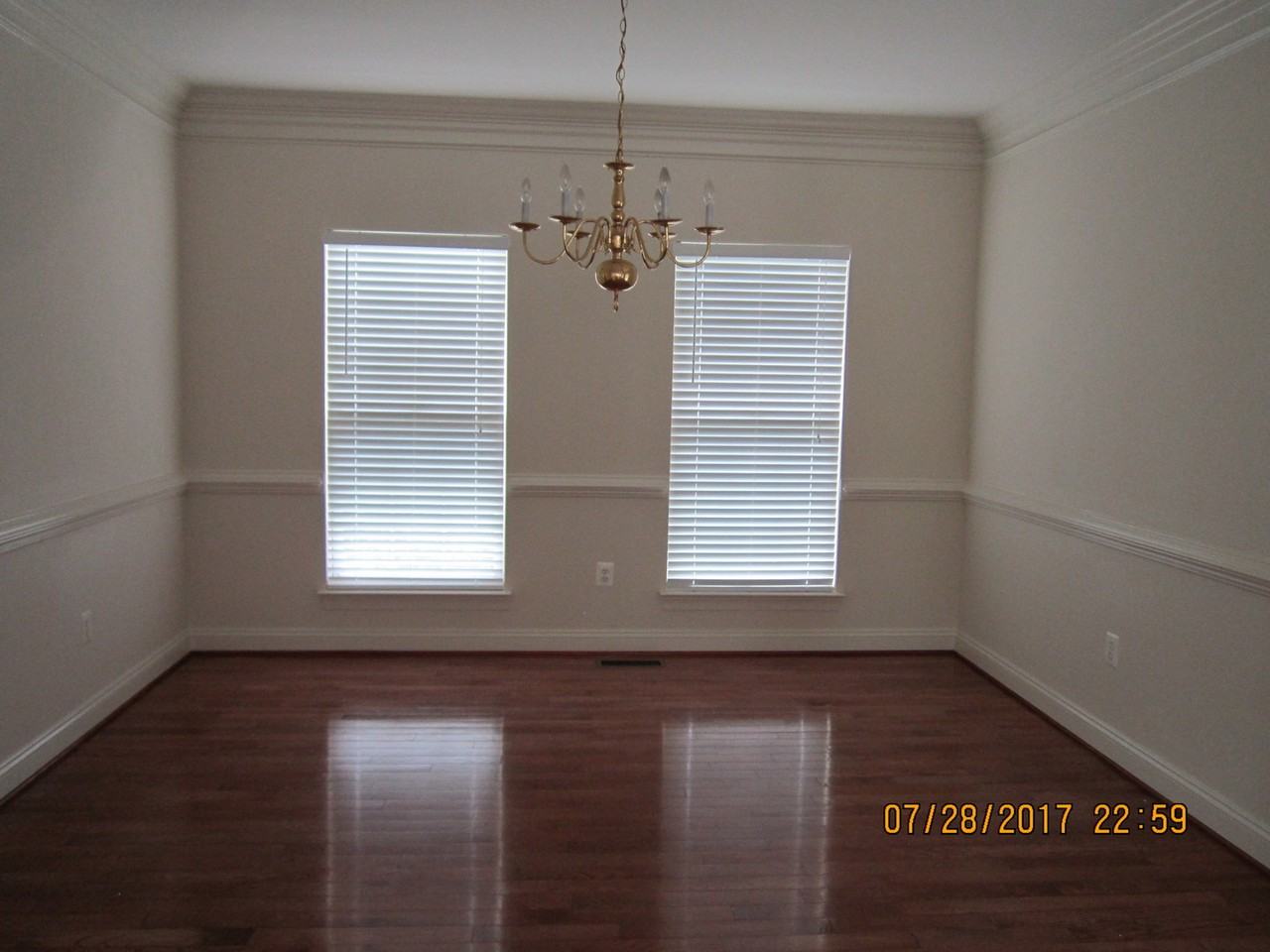 10026 Edgewater Ter - Photo 3 of 23