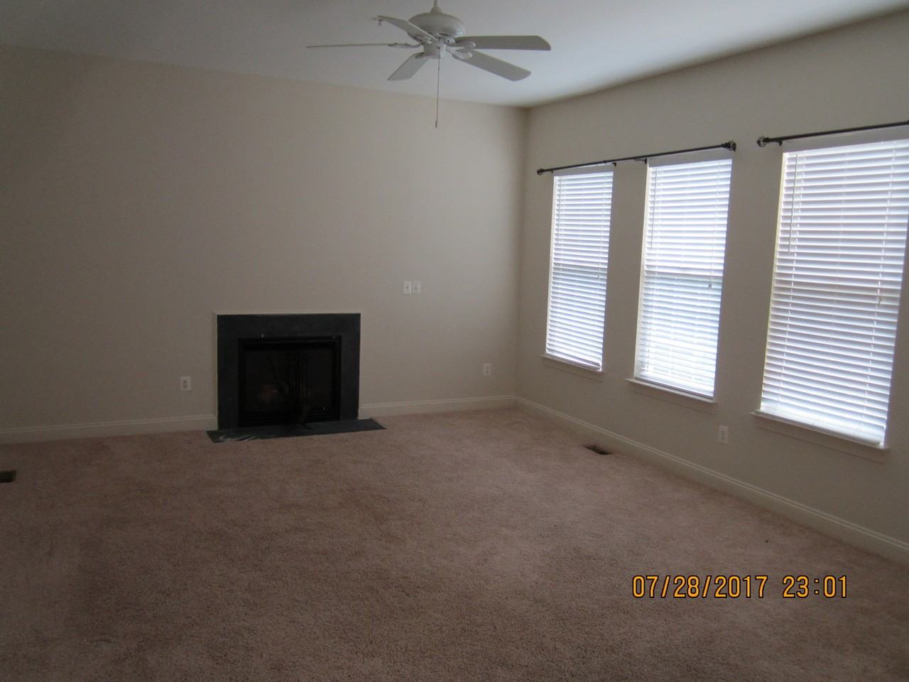 10026 Edgewater Ter - Photo 4 of 23