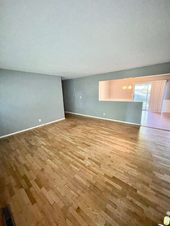 1211 E Rosebrier St - Photo 2 of 13