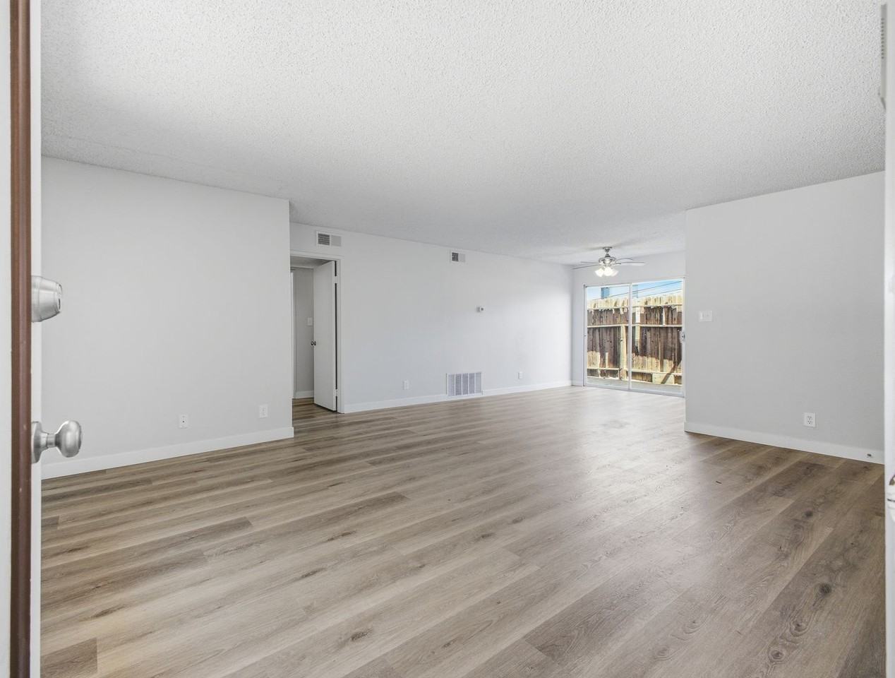 1701 Scott Rd - Photo 2 of 12