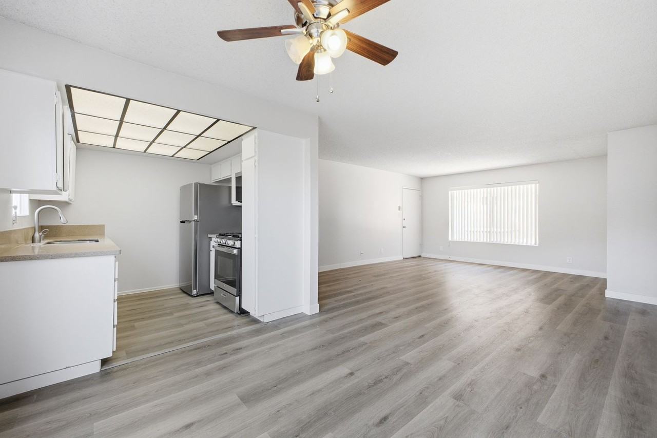 1701 Scott Rd - Photo 5 of 12