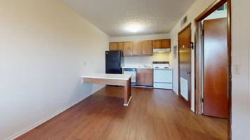 featured image of 362 W Glenn Ave