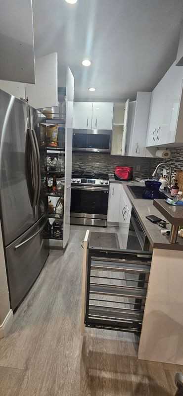 15455 Sherman Way ##14 - Photo 2 of 6