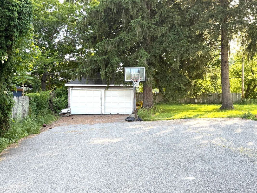 28 Diller Ave - Photo 3 of 4