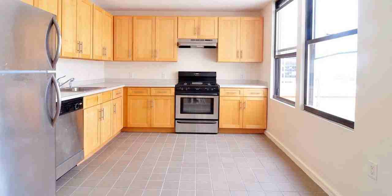 City Trust Apartments - Photo 4 of 6