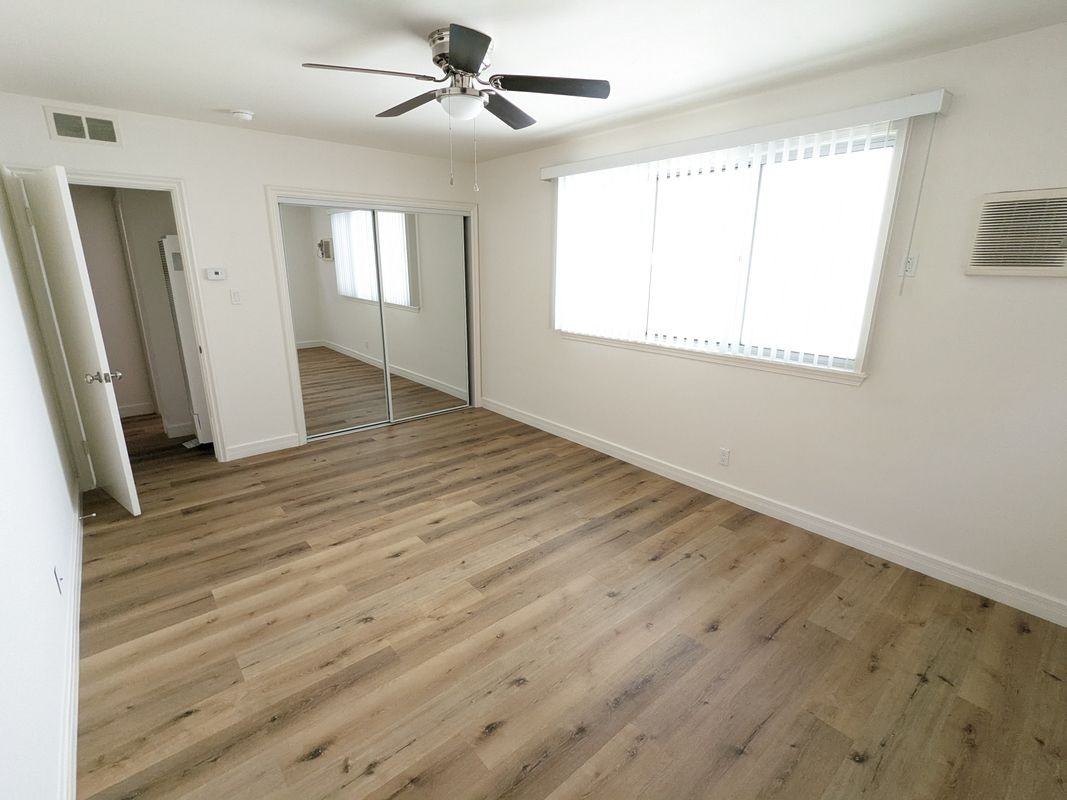 1320 N Martel Ave ##7 - Photo 7 of 16
