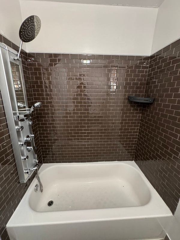 5921 S Racine Ave - Photo 5 of 19