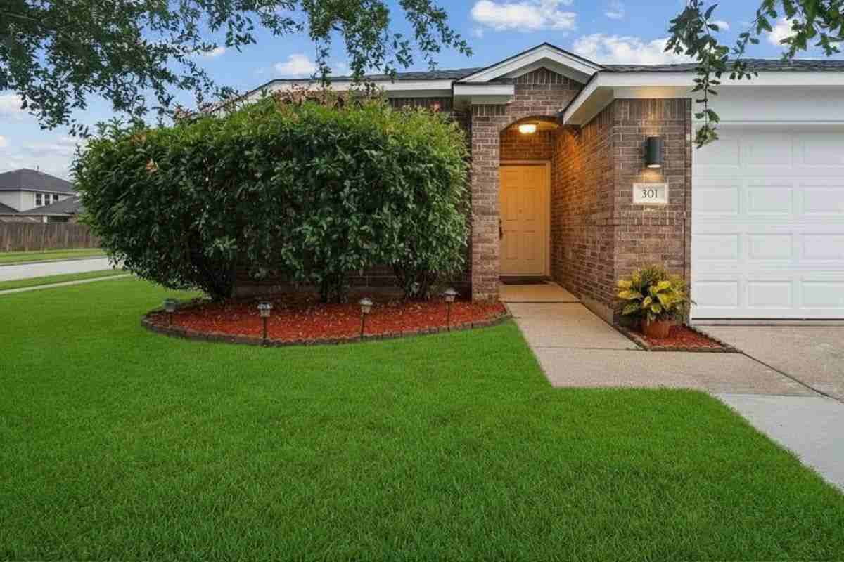 301 Turquoise Trade Dr - Photo 2 of 26