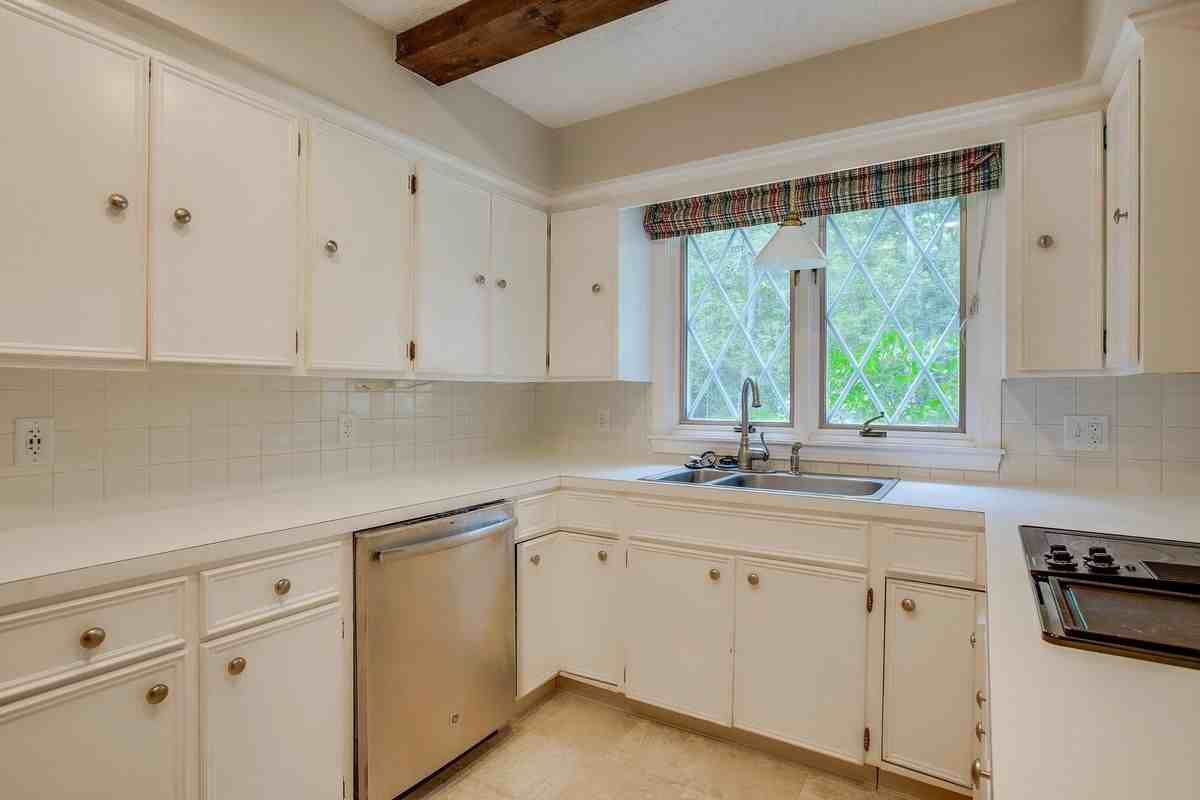 27 Buttonwood Rd - Photo 7 of 29