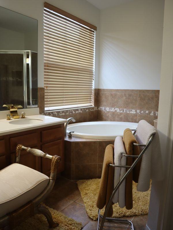 305 Villa Sorrento Cir - Photo 3 of 9