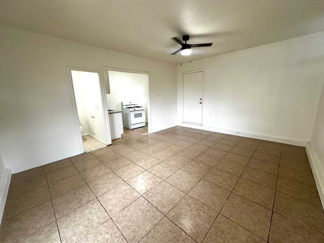 13906 Grant St ##B - Photo 4 of 7