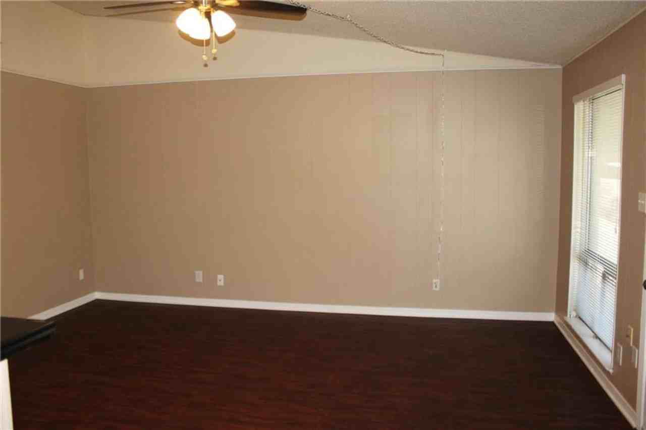 606 W 51st St - Photo 5 of 20