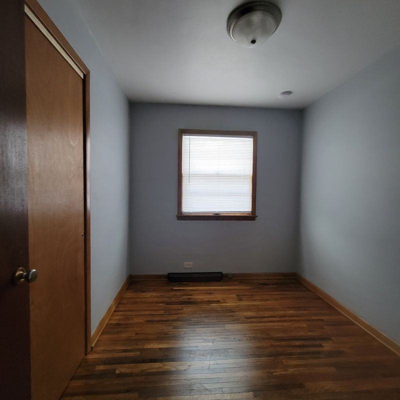 1424 38th St Se - Photo 6 of 10
