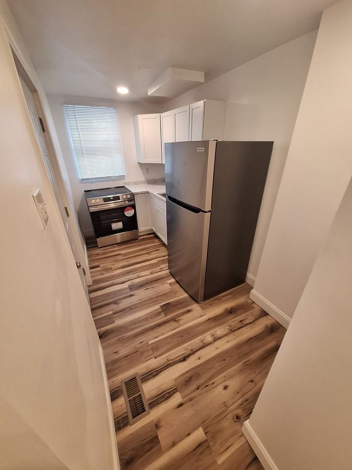 140 Miller Ln - Photo 3 of 11