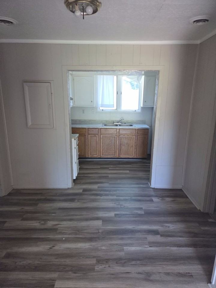 2507 W Laura Ave - Photo 4 of 13